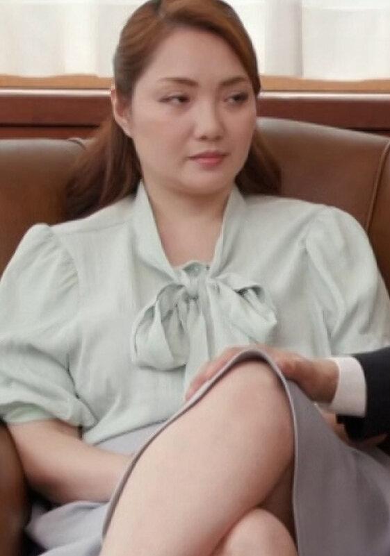 ホテルの経営危機を乗り越える為、アブノーマルな世界に足を踏み入れてしまった女社長。甘美な快楽の沼に嵌りM気質を開花させる変態SEX！