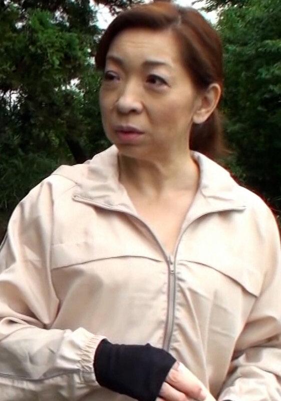 田舎暮らしの農家の熟女も若い男とセックスしたいんだよ！エロい刺激を求めて欲求不満解消の中出しSEXに溺れる！