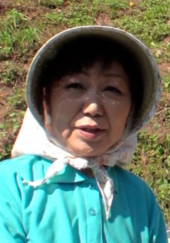 もうすぐ六十路の熟女がAVに応募。森の木陰で淫乱中出しSEX！太陽の下で本能丸出しAV撮影！