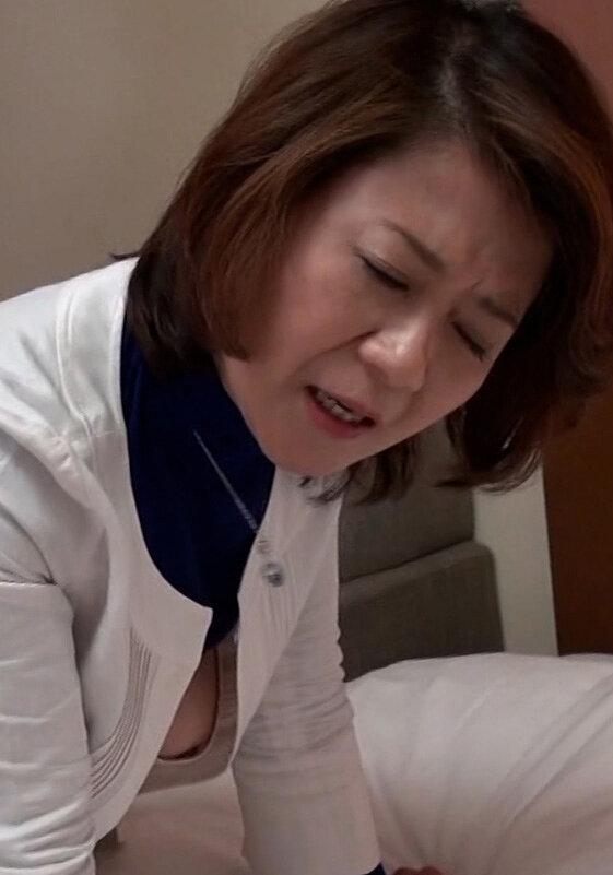 後ろ姿美人！顔出しNGの札幌在住の四十路熟女！気持ち良くなったら顔出し中出しSEX！