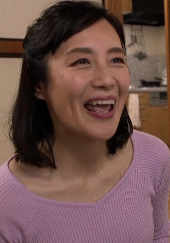 未亡人で美しい義母の色香に狂った娘婿！欲求不満の熟れた躰を持て余す禁断の情事！