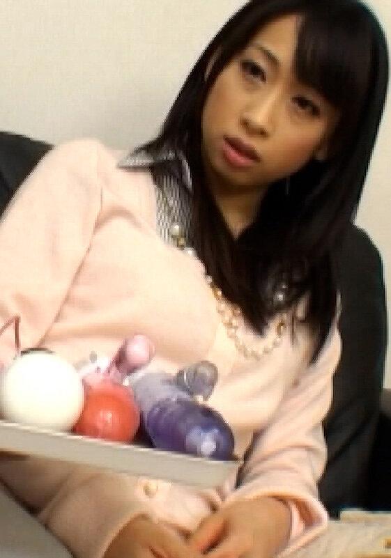 大人のおもちゃ未経験の奥様にローター、バイブを見せつけて…興味津々の奥様のカラダは敏感に感じてしまい甘い喘ぎを漏らし本能丸出しでイキ狂う！