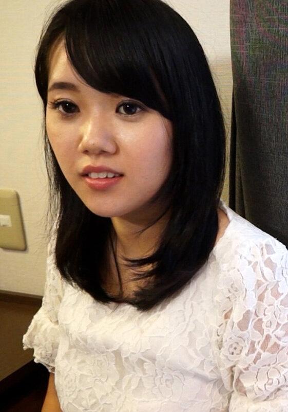 あどけなさが残るエステティシャンの若妻さんに不倫についてのアンケートをお願い！性生活に不満を抱く若妻さんをお手伝いします！簡単に旦那を裏切る不貞妻の淫乱中出し絶頂SEX