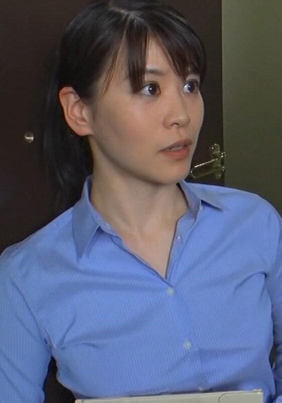 マンションの自治会で素行の悪い隣人に嘆願書を渡しに行くと…抗えず不倫性交に悶えイキまくる女盛りのパイパン奥さん。