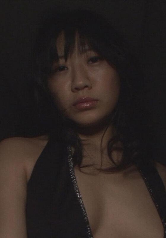 あどけない表情からは想像できない我儘BODYの超絶美女！色んなセクシー衣装を身にまとい大好きな肉棒でガチイキSEX！