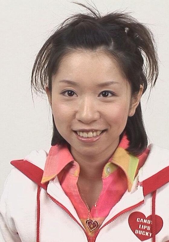 身長149cmのミニサイズないたいけな女に悪戯しちゃう！小さいキツキツなアソコに大きな肉棒が入ったら大きい喘ぎ声でイキまくり！