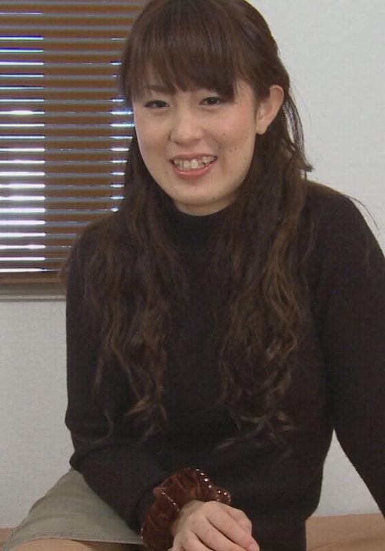 東北美人の色白奥様！旦那の稼ぎが悪い為、私が稼がなければと涙ぐみながらもAV出演！嫌々なのかと思いきや派手な下着にTバックでヤル気満々！旦那に悪いと思いながらも中出しフィニッシュを決めこんじゃう！