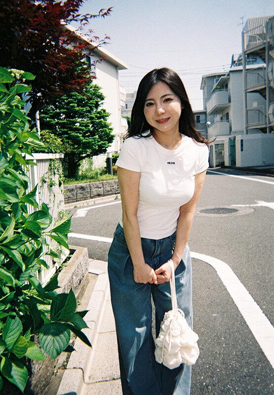 出張と嘘をついて会ってくれたバリキャリOL吉澤友貴とミッドナイトW不倫で夜から朝にかけて精飲と中出しを何度もしてお泊りすっぴん美人を独り占めした サンプル画像 2