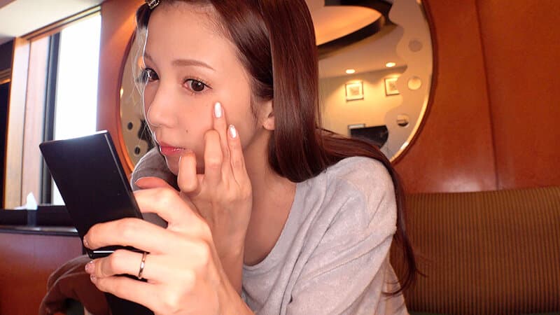 自宅で潮吹きしたくないからラブホで思いっきり潮吹きしたい！人妻セフレ友田彩也香と夜から朝にかけて1泊2日のイチャびちゃ不倫デート サンプル画像 15