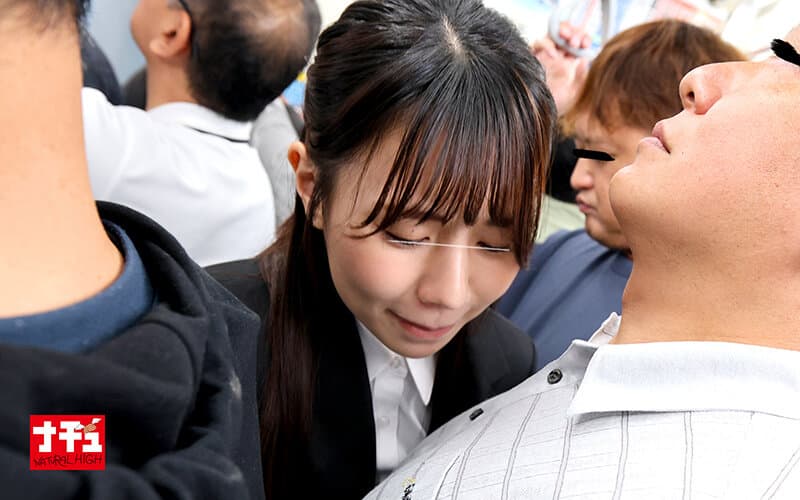 遅刻を恐れて通報できない中出しチャンスデー電車 面接に行くことを阻まれ絶望し無抵抗でハメられた就活女子大生 サンプル画像 4