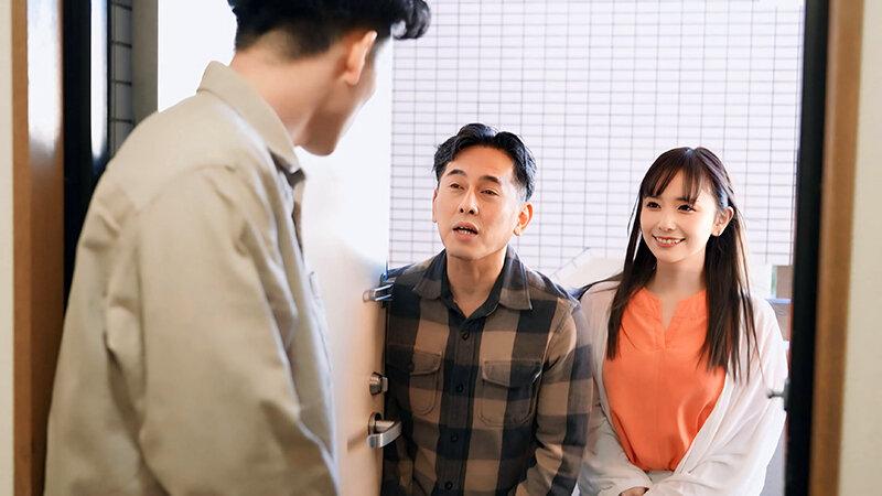 いつも綺麗で可愛い隣の若妻は昼間は天使、夜は淫乱！壁の向こうから聞こえる喘ぎ声に勃起しまくる僕、ある日思いを伝えたら旦那が出張中はいつも僕の部屋でSEXしまくった！笹倉杏 サンプル画像 12