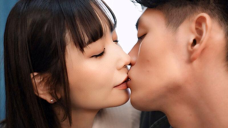 いつも綺麗で可愛い隣の若妻は昼間は天使、夜は淫乱！壁の向こうから聞こえる喘ぎ声に勃起しまくる僕、ある日思いを伝えたら旦那が出張中はいつも僕の部屋でSEXしまくった！笹倉杏 サンプル画像 14