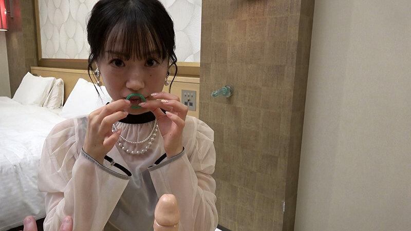 ガチナンパ！ 結婚式帰りの女性がお口だけでコンドーム装着に挑戦！妊娠願望が強くなって最後はゴムを外して何度も中出し懇願！ サンプル画像 5