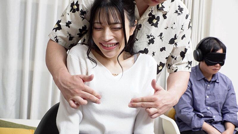 素人参加型バラエティ観察モニタリング 愛する夫の目の前で自慢の爆乳を揉みほぐされ秒で感じまくって他人男に寝取られた妻 サンプル画像 12