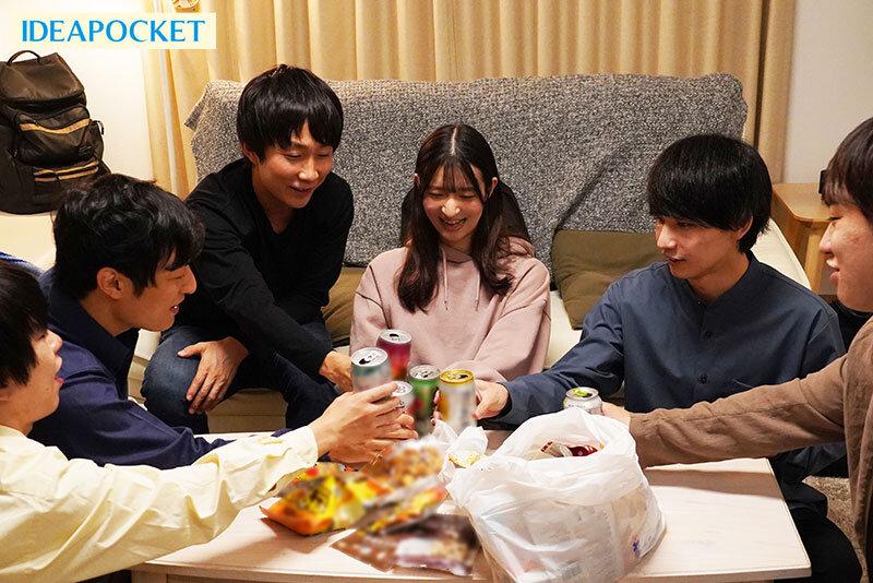 「女1人で参加したのが間違いでした…」 宅飲みで同級生達に廻された女子大生。 さくらわかな サンプル画像 1