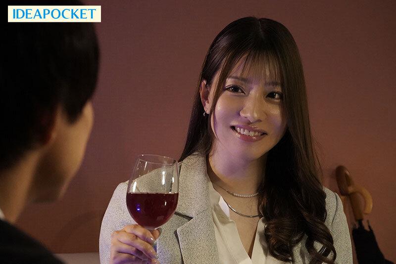 出張先で高嶺の花の女社長と相部屋に… 圧倒的美巨乳にフル勃起した童貞の僕を受け入れてくれた優しさに甘えて朝まで暴走むしゃぶりつき性交 ひなの花音 サンプル画像 2