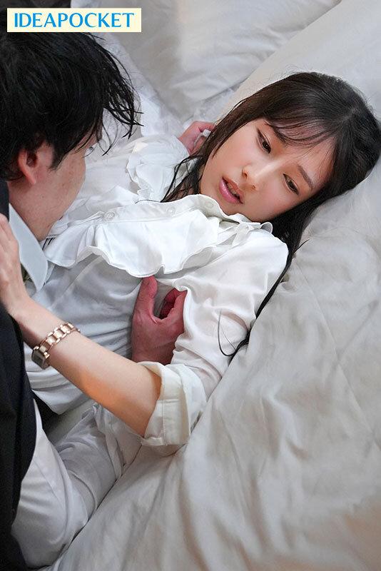 出張先が記録的豪雨で高嶺の花の女社長と相部屋に…大人の色気と官能的美ボディにフル勃起した童貞の僕を受け入れてくれた優しさに甘えて朝まで暴走むしゃぶりつき性交 三澄寧々 サンプル画像 4