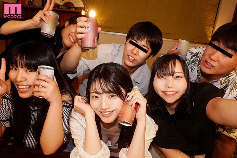 卒業旅行NTR 大学生最後のバカンスに酔いしれナンパ現地調達のチャラ男達に朝までハメられまくったカノジョ 輝星きら サンプル画像 1