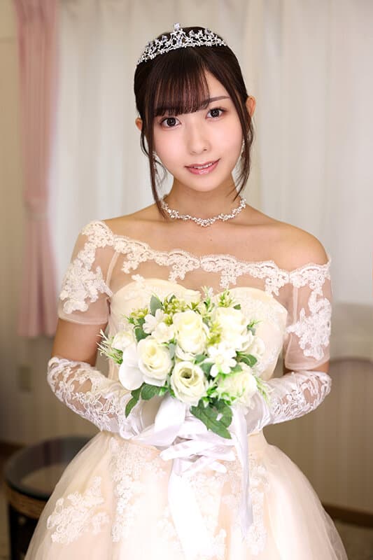 明日には人妻になる結婚前夜の元ヤリマンを緊急突撃！！チ〇ポの扱いが上手なエロテク花嫁が、男遊びを繰り返していた頃を思い出し何度もビクビク絶頂…祝福ムードの裏側、ウェディングドレスで行われた生ハメ浮気SEXを完全収録 サンプル画像 1