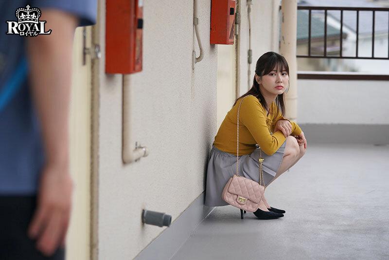 毎日泊まりに来る彼氏持ちの女友達から無自覚に誘惑され、勇気を出せず生殺し状態になった僕。 鳳みゆ サンプル画像 16