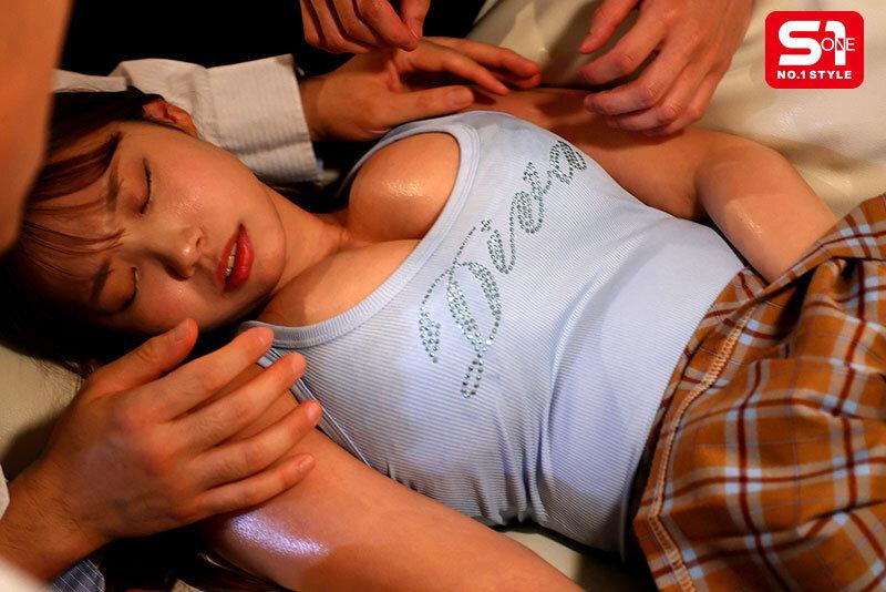 谷間モリモリ合コン女子が眠剤を盛られ、パンパンお乳ボディを一晩中犯●れ続けた睡姦レ●プ 小日向みゆう サンプル画像 4